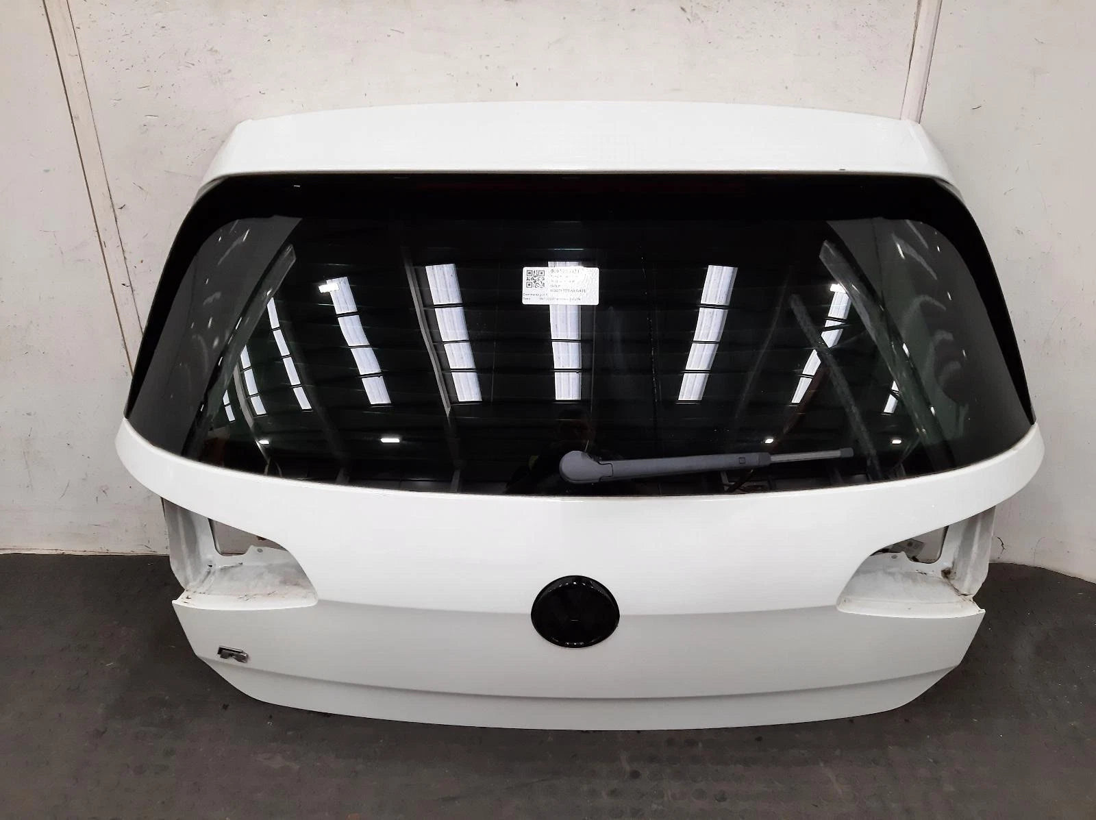 Volkswagen Golf Mk7 (5G) White Tailgate 