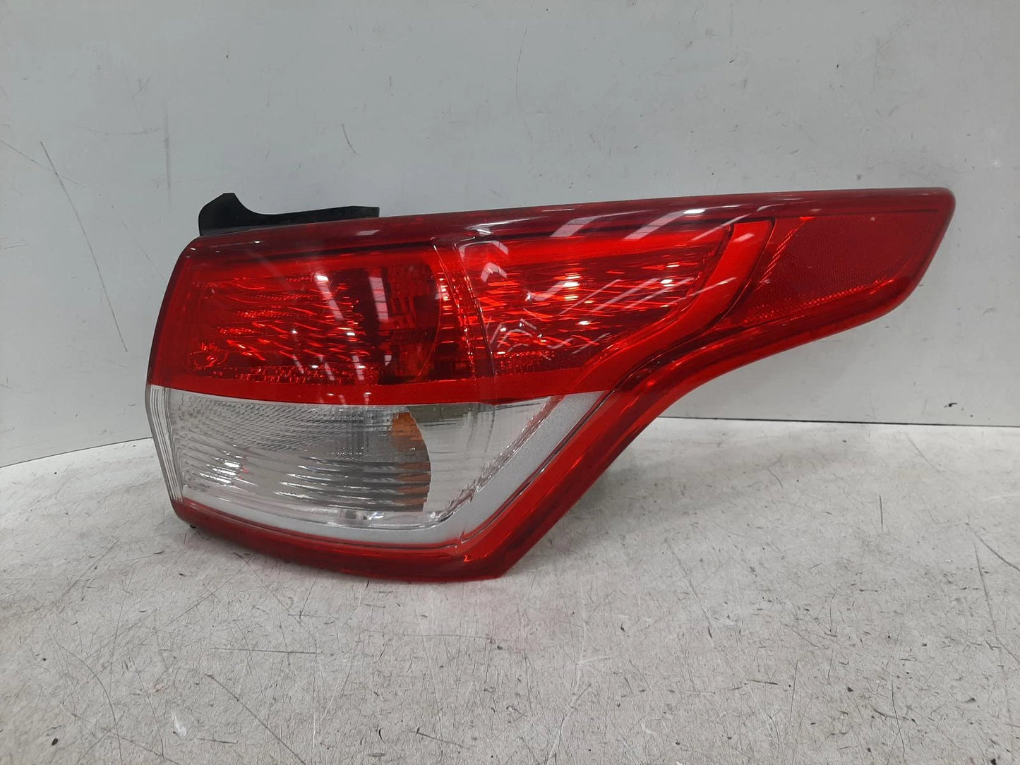 Ford Kuga Mk2 O/S Drivers Right Rear Outer Taillight Tail Light 