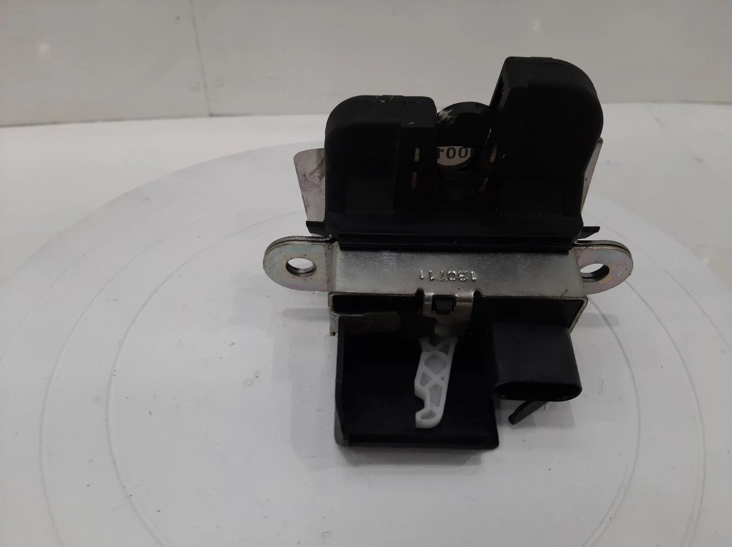 Volkswagen Polo Mk5 (6R) Tailgate Lock Assembly 