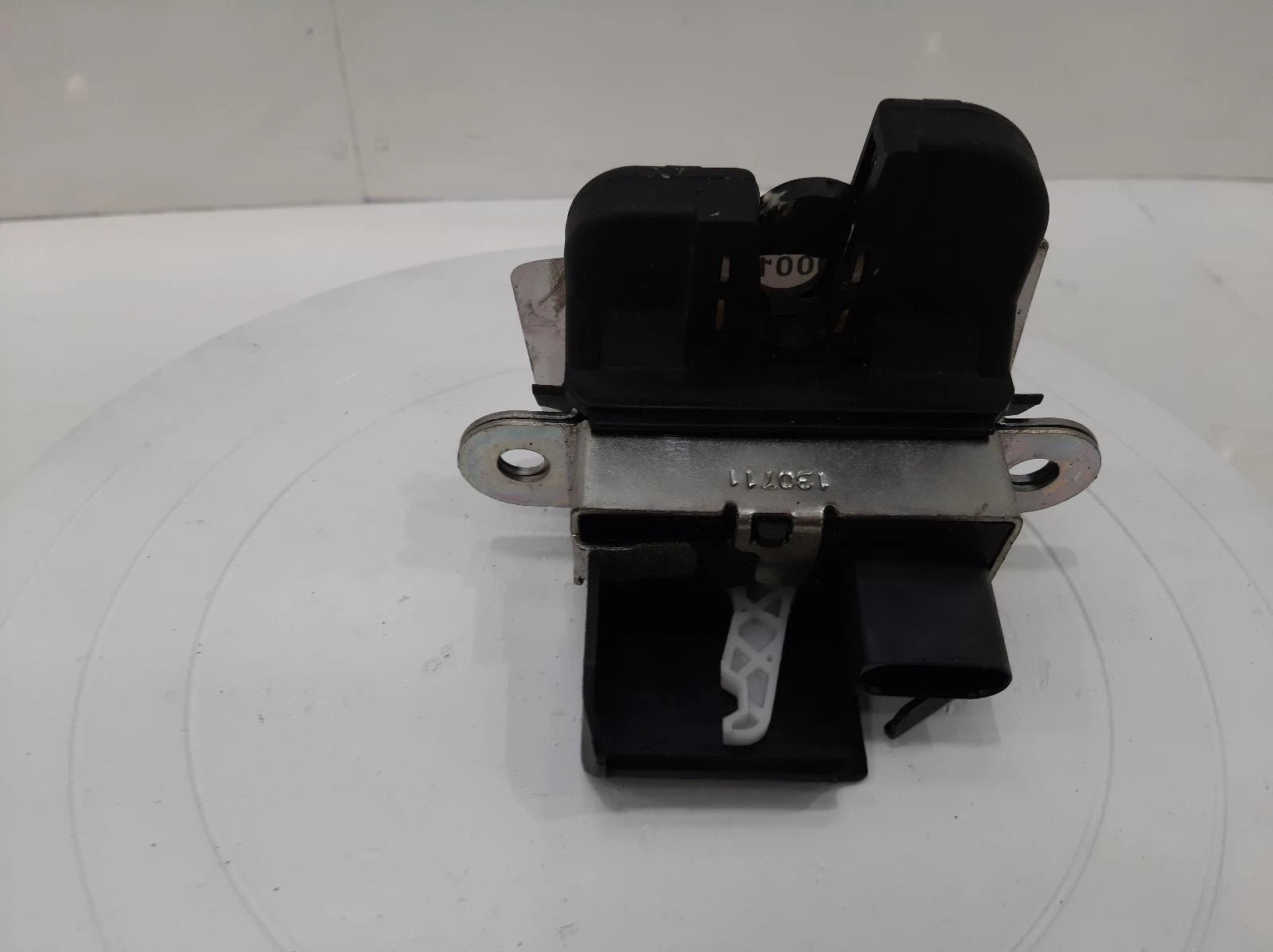 Volkswagen Polo Mk5 (6R) Tailgate Lock Assembly 