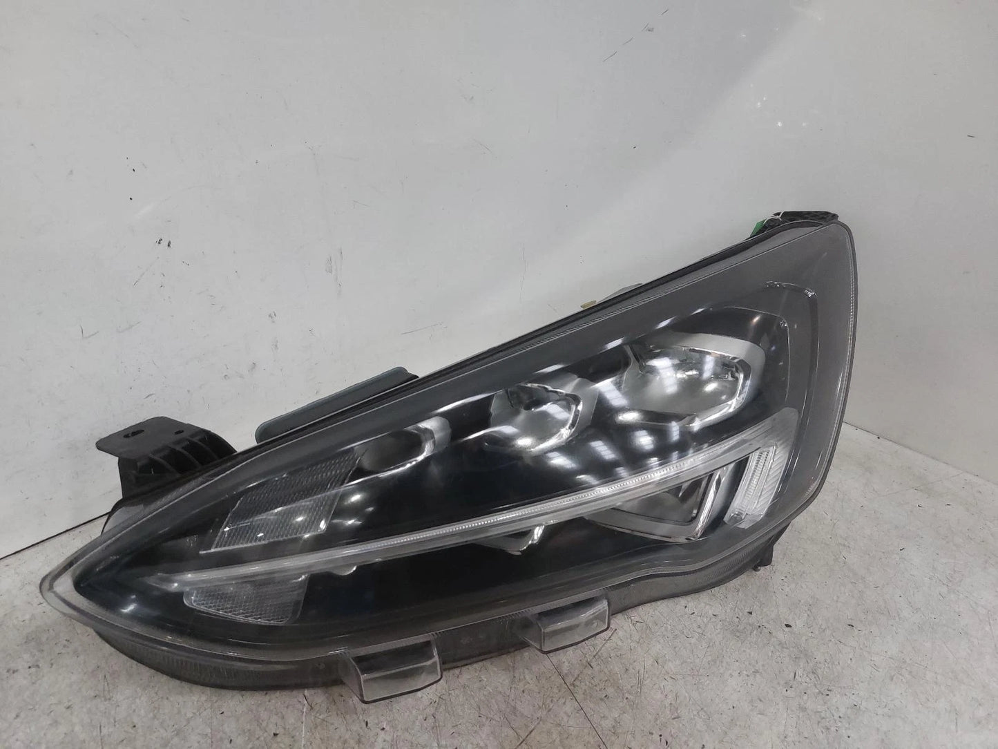 Ford Focus Mk4 N/S Passengers Left Front Headlight Headlamp 