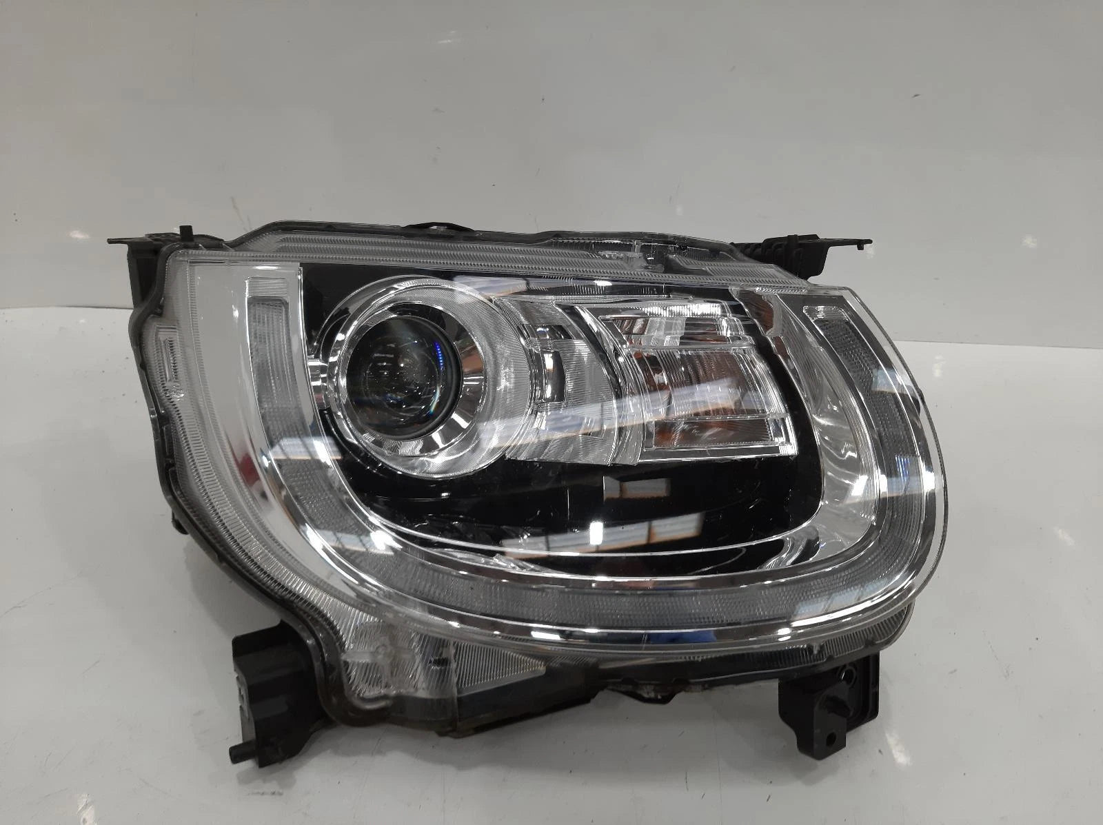 Suzuki Ignis Mk2 (FF21S) O/S Drivers Right Front Halogen Headlight Headlamp 