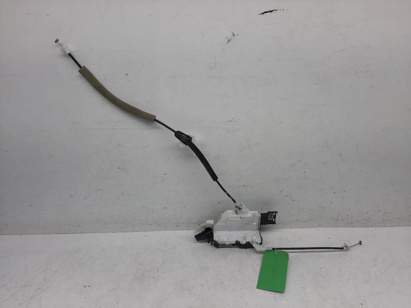 Peugeot Partner Mk2 O/S Drivers Right Front Door Lock Assembly 