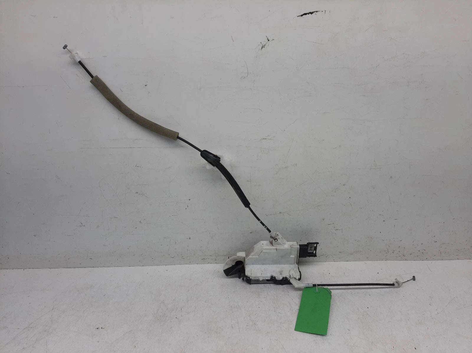 Peugeot Partner Mk2 O/S Drivers Right Front Door Lock Assembly 