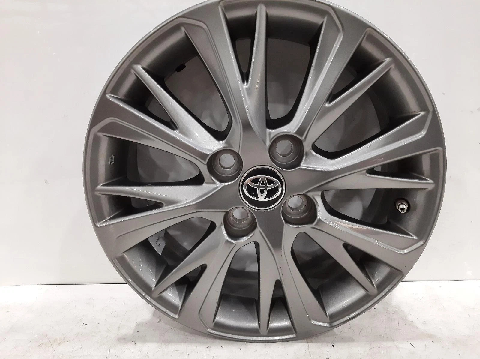 Toyota Yaris Mk3 (XP130) 8 Split Spokes 15 x 5J SINGLE WHEEL 