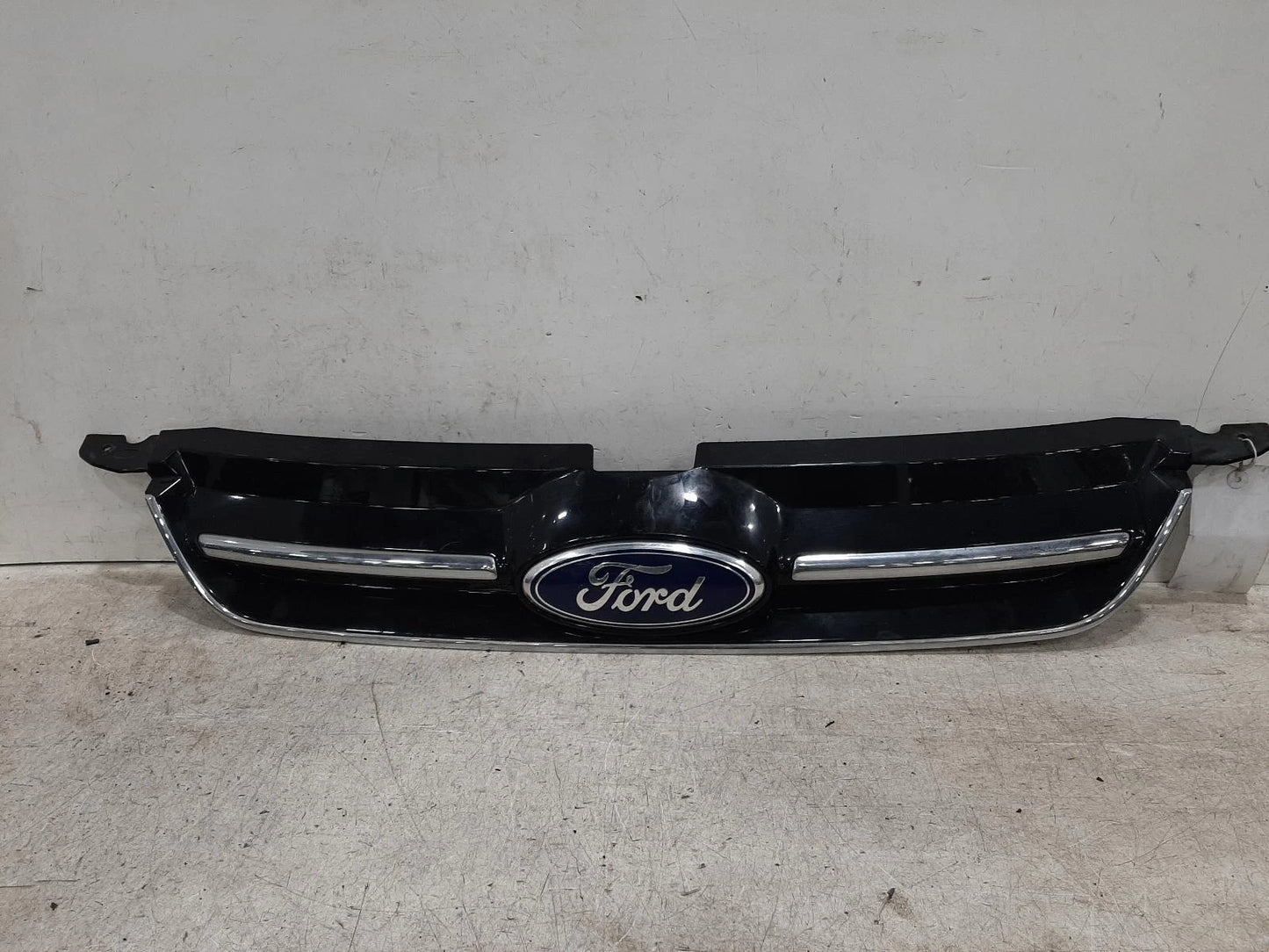 Ford Focus C Max Mk2 Front Centre Grille Grill 