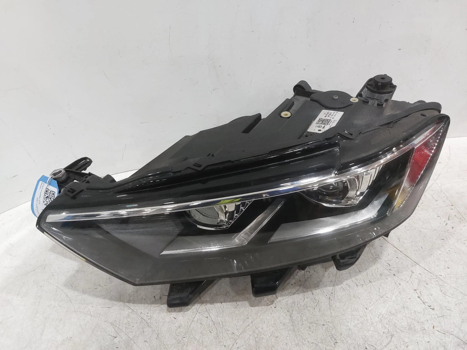 Volkswagen T-Roc Mk1 N/S Passengers Left Front LED Headlight Headlamp 