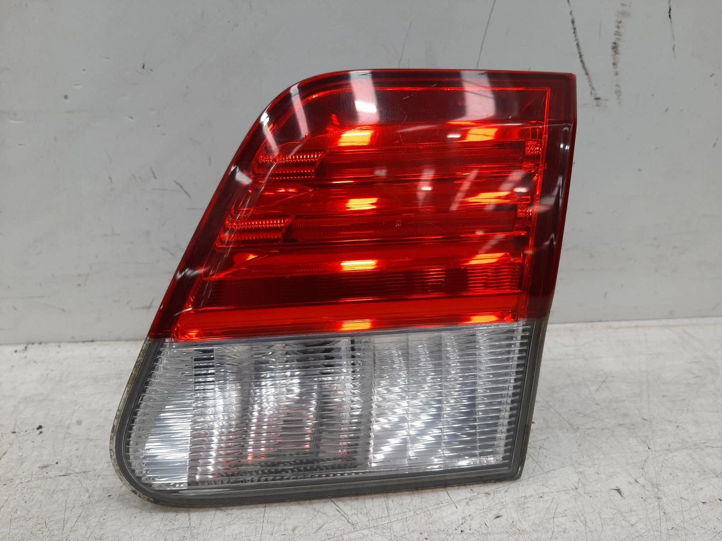 Toyota Avensis Mk3 (T272) O/S Drivers Right Rear Inner Taillight Tail Light 