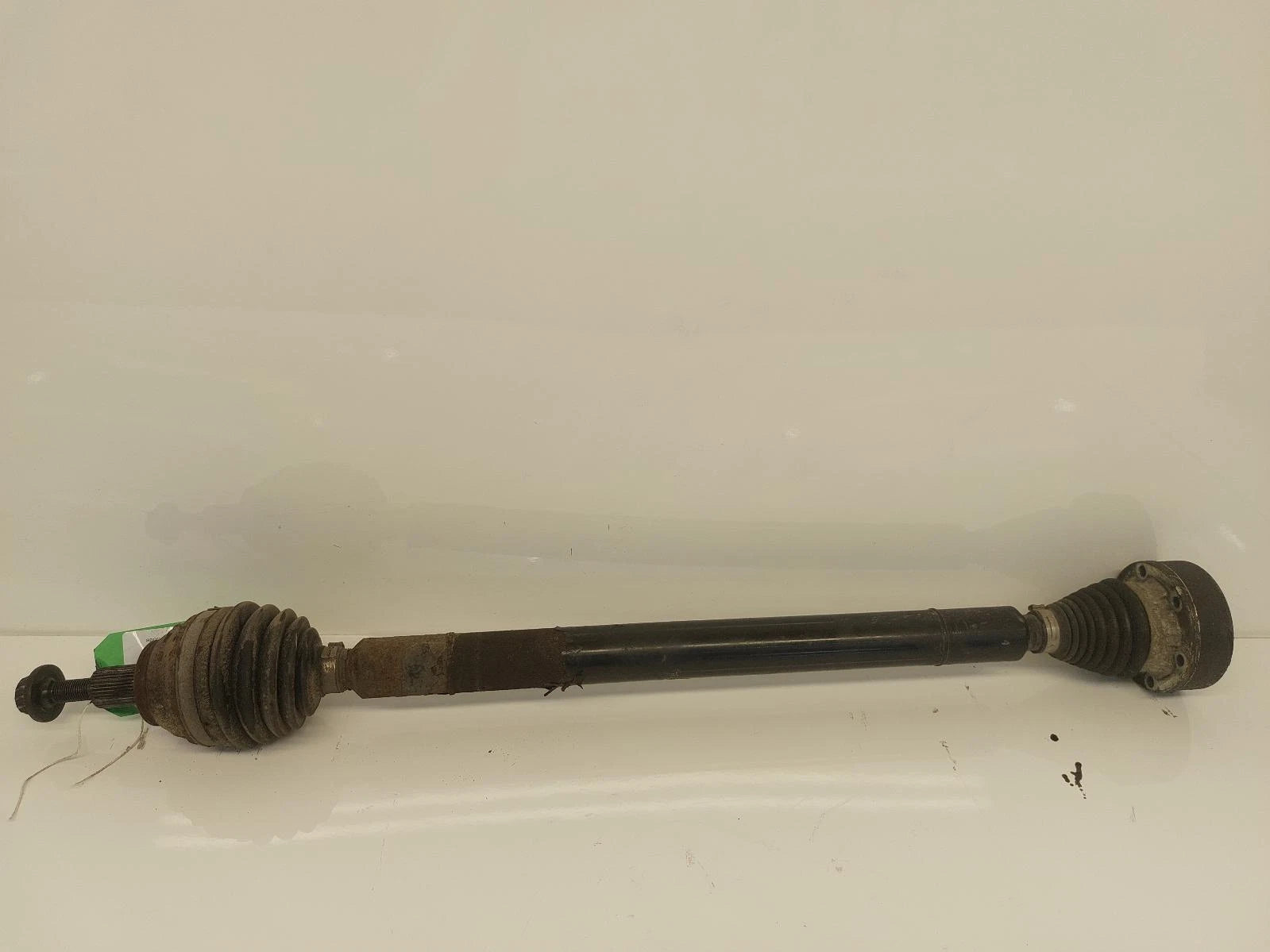 Volkswagen Golf Mk6 O/S Drivers Right Front Driveshaft with ABS 