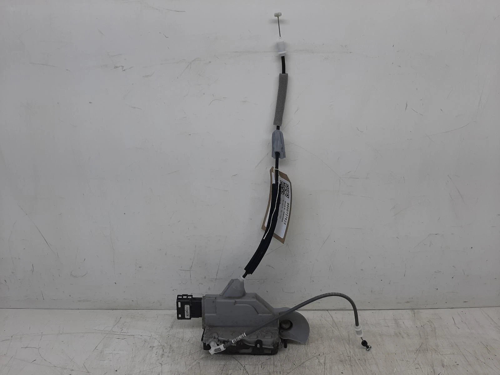 Peugeot 3008 Mk1 Left Front Door Lock Assembly 