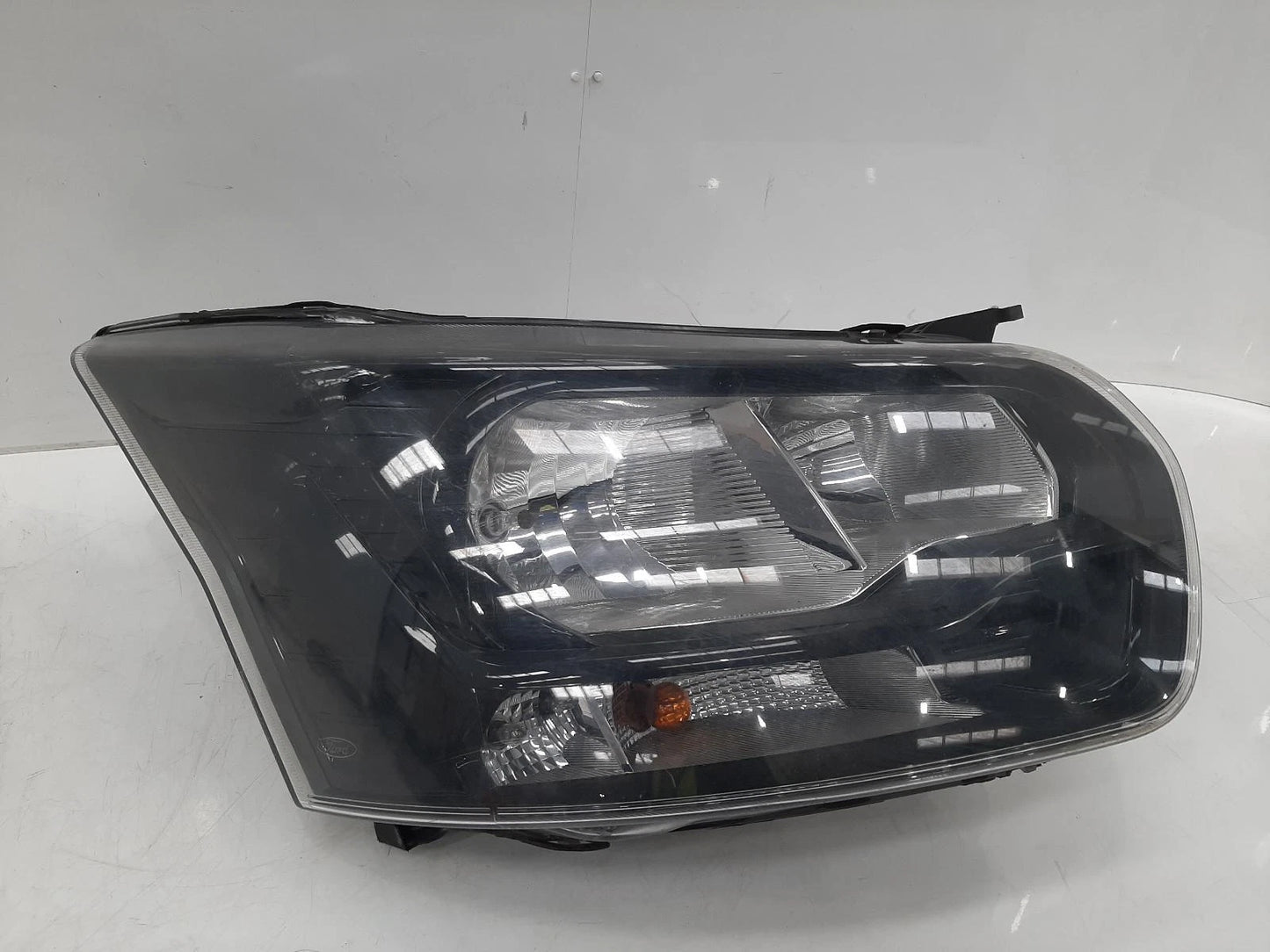 Ford Transit Mk8 O/S Drivers Right Front Halogen Headlight Headlamp 