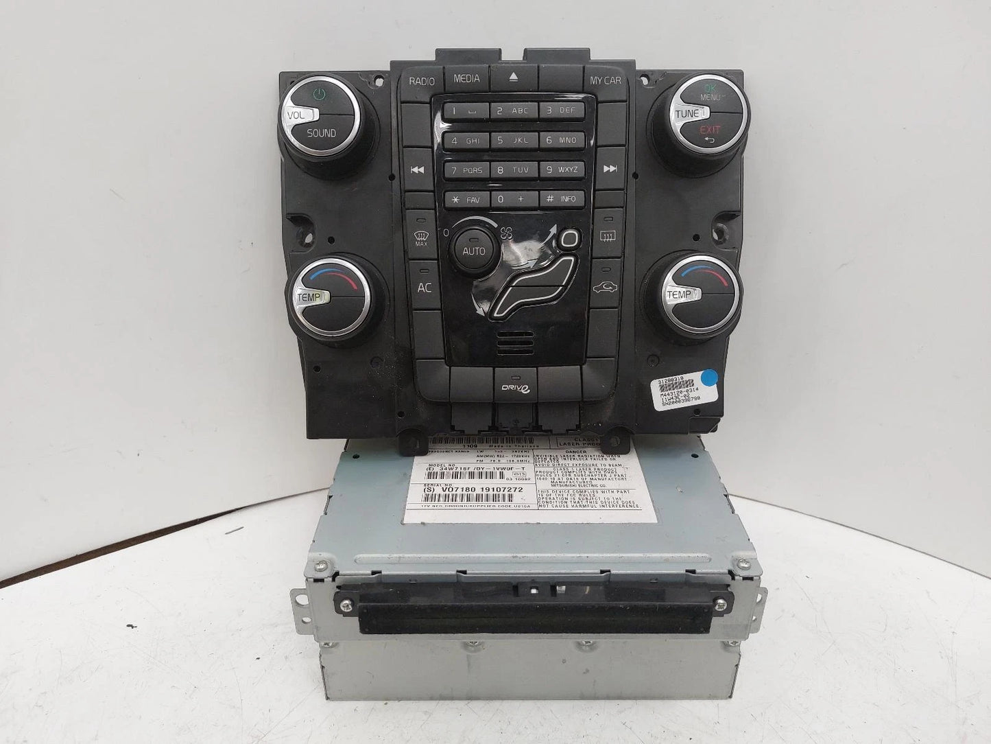 Volvo V70 Mk3 OEM Radio/CD/Stereo Head Unit No Code Available 