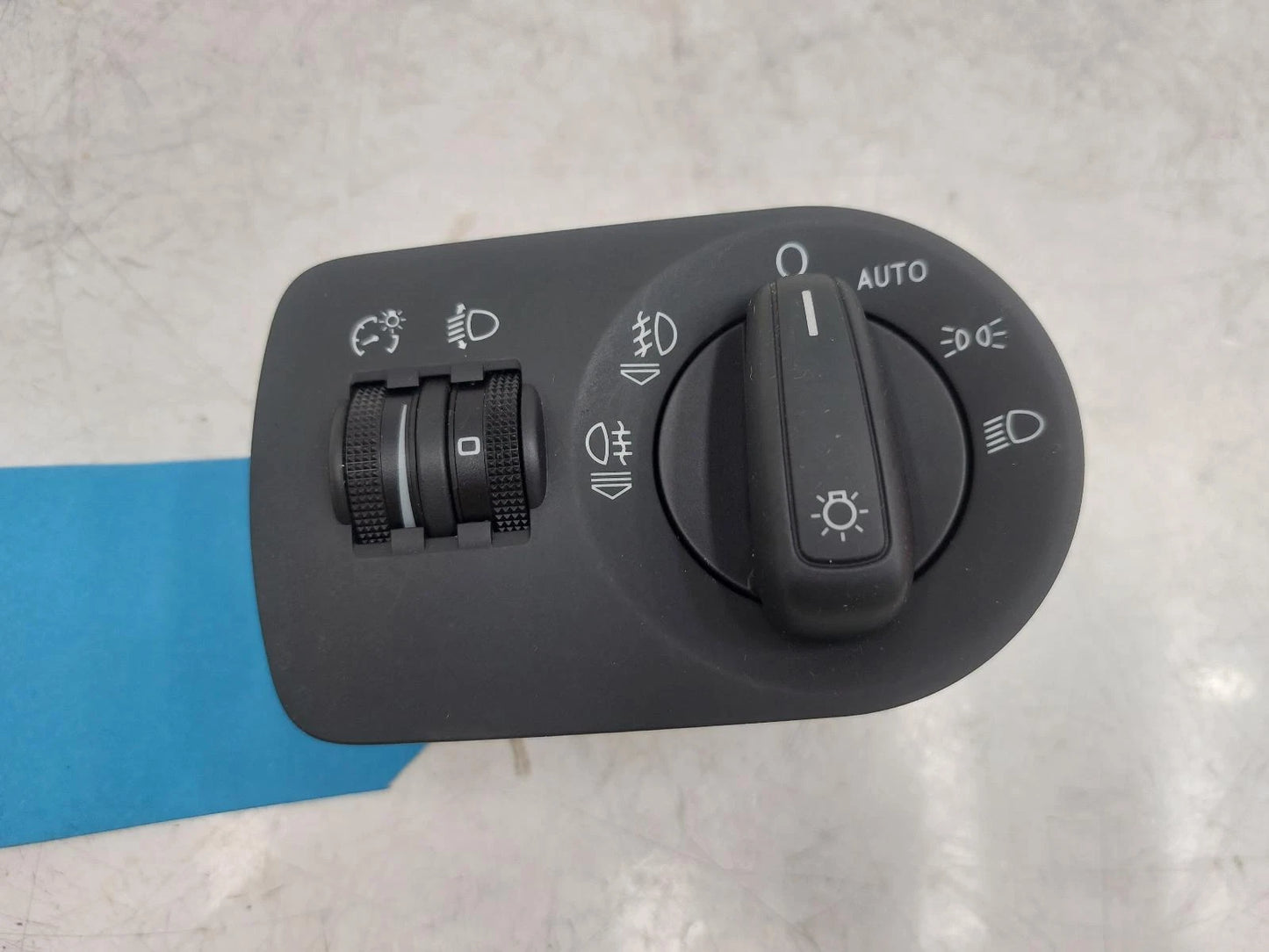 Audi Q3 Mk1 (8U) Headlight Headlamp Switch Dial 
