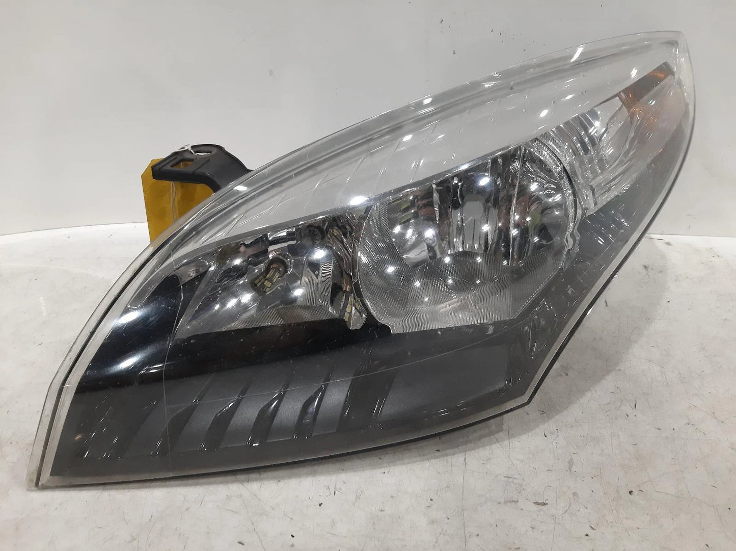 Renault Megane Passengers Left Front Headlight Headlamp 