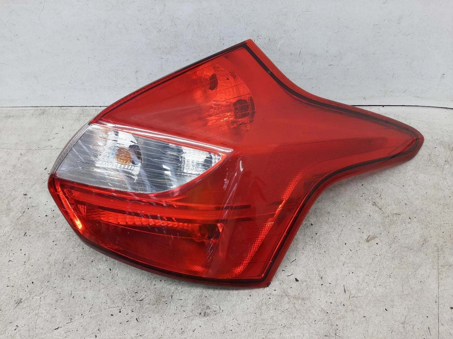 Ford Focus Mk3 O/S Drivers Right Rear Bulb Taillight Tail Light 