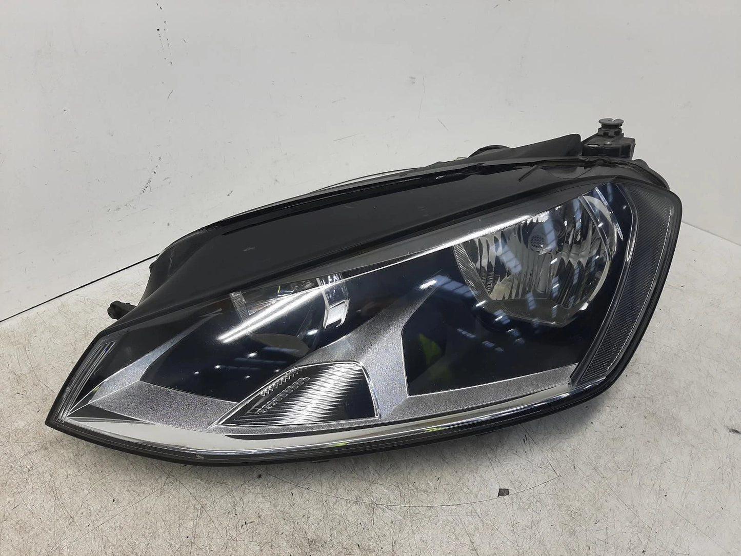 Volkswagen Golf Mk7 (5G) N/S Passengers Left Front Headlight Headlamp 