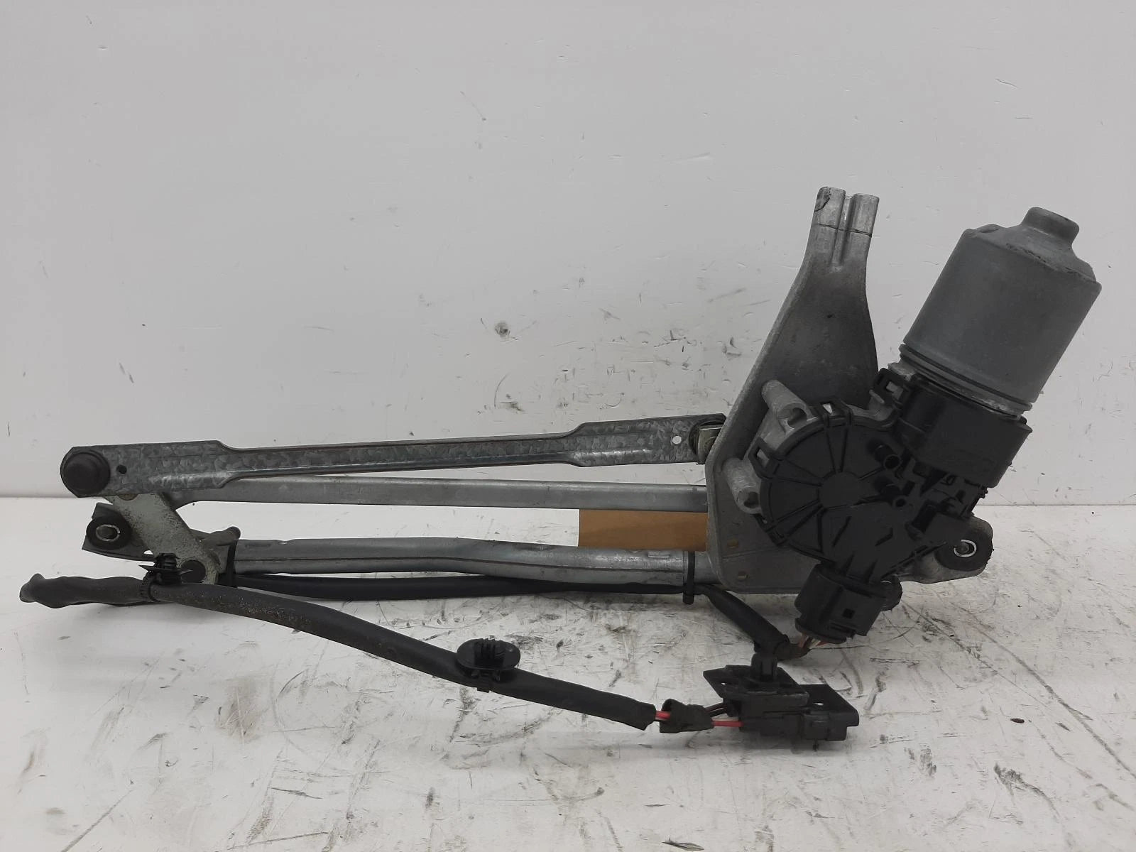 Peugeot 207 Mk1 4 Pins BOSCH Front Wiper Motor With Linkage/Rack 
