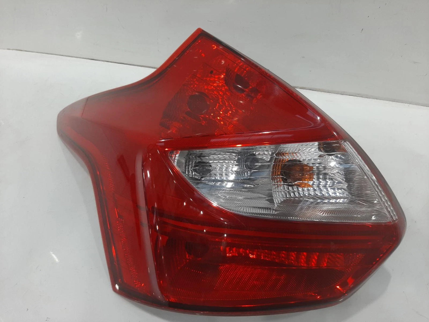 Ford Focus Mk3 N/S Passenger Left Rear Bulb Taillight Tail Light BM5113405A 