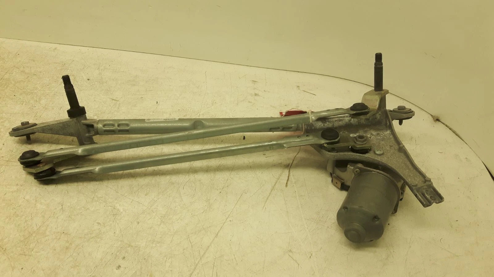 Opel Crossland X Valeo Front Wiper Motor With Linkage 