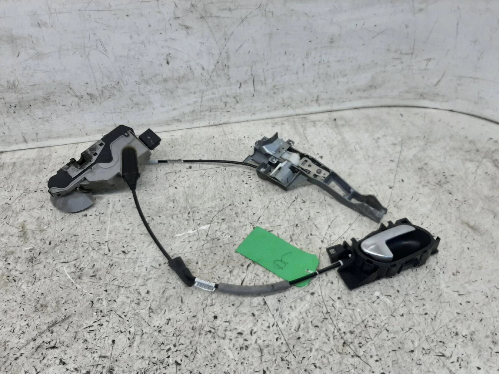 Peugeot 208 Mk1 O/S Drivers Right Front Door Lock Assembly 