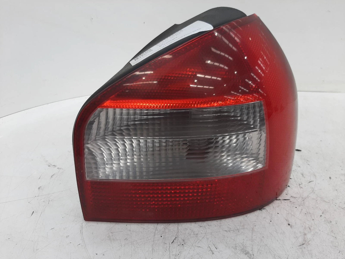 Audi A3 8L Drivers Right Rear Halogen Taillight Tail Light 