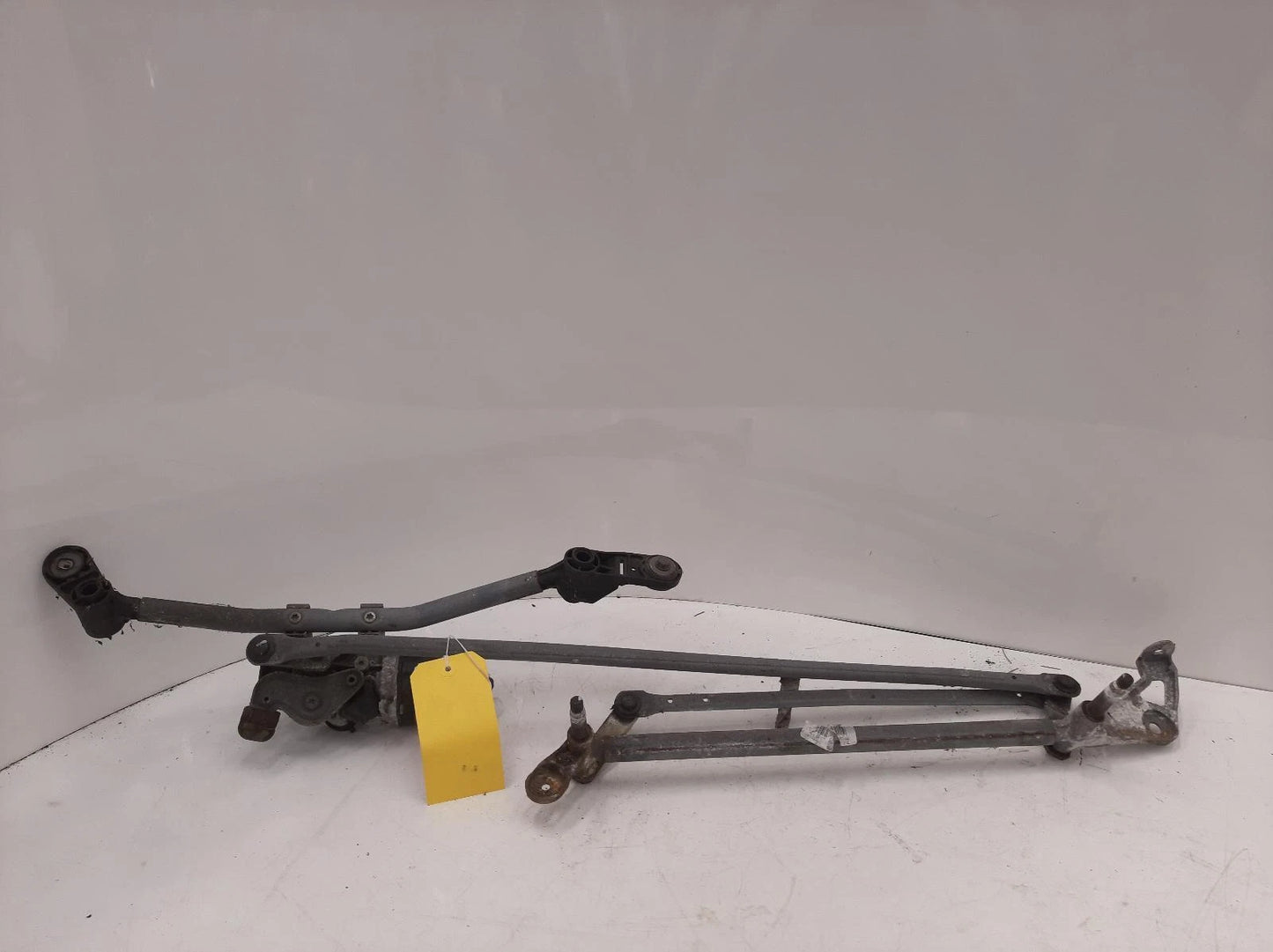 Renault Clio Front Wiper Motor With Linkage 