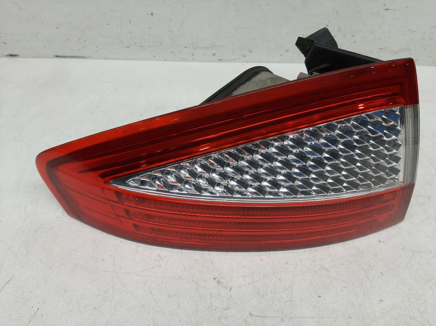 Ford Mondeo Mk4 Outer N/S Passengers Left Rear Taillight Tail Light 