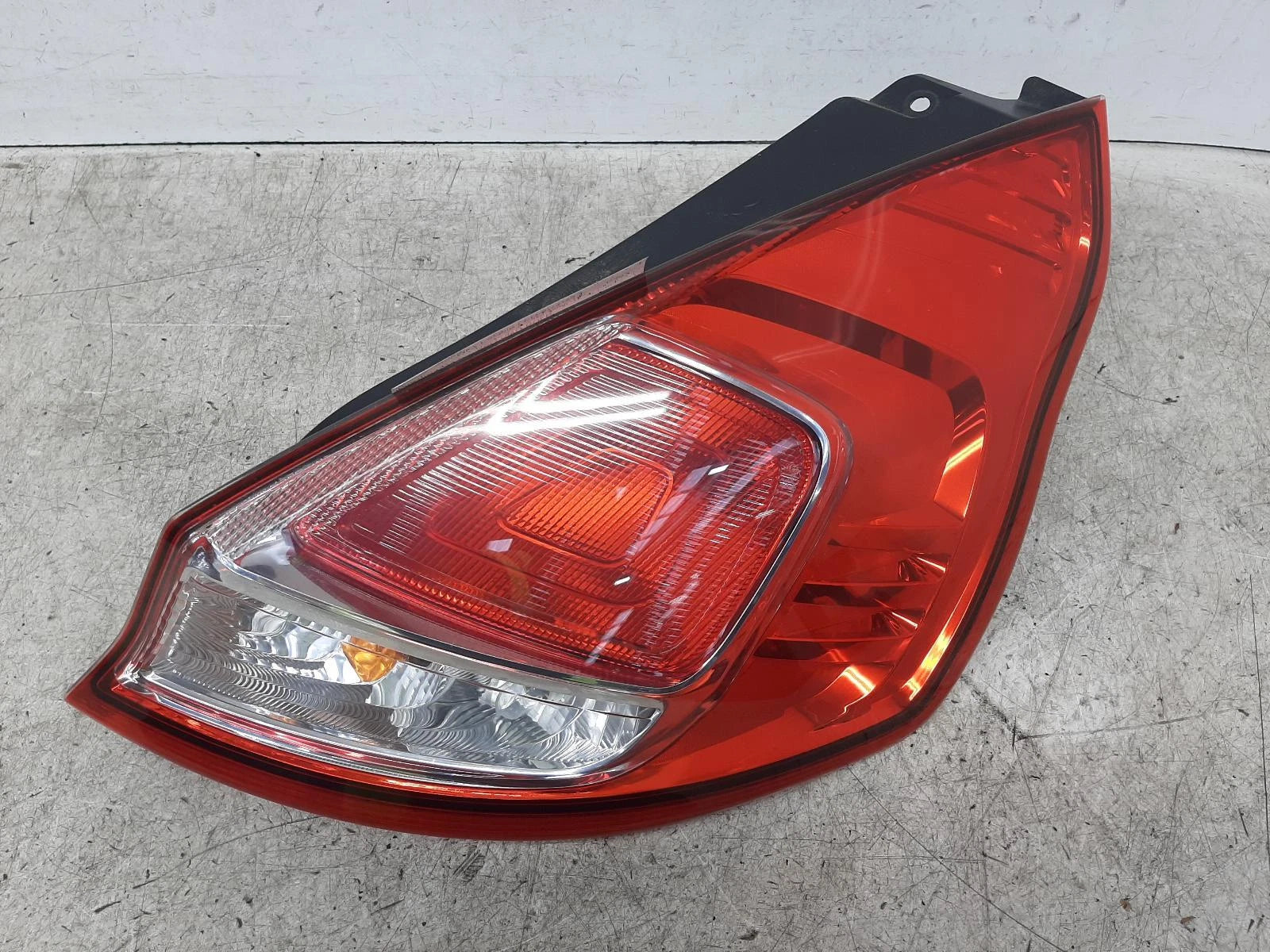 Ford Fiesta Drivers Right Rear Taillight Tail Light 