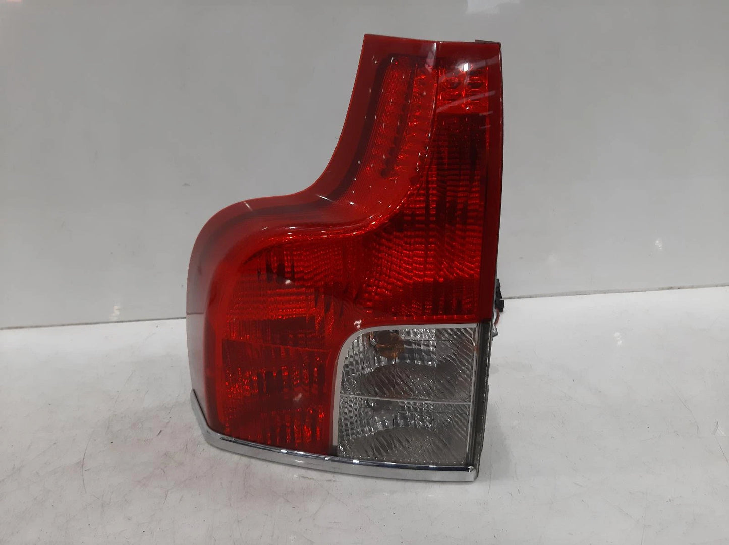 Volvo Xc90 Mk1 Lower N/S Passengers Left Rear Taillight Tail Light 