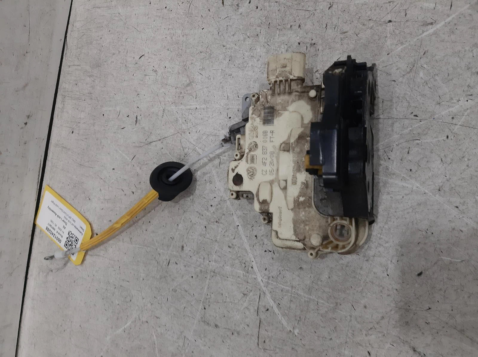 Audi A3 Mk2 (8P) O/S Drivers Right Front Door Lock Assembly 