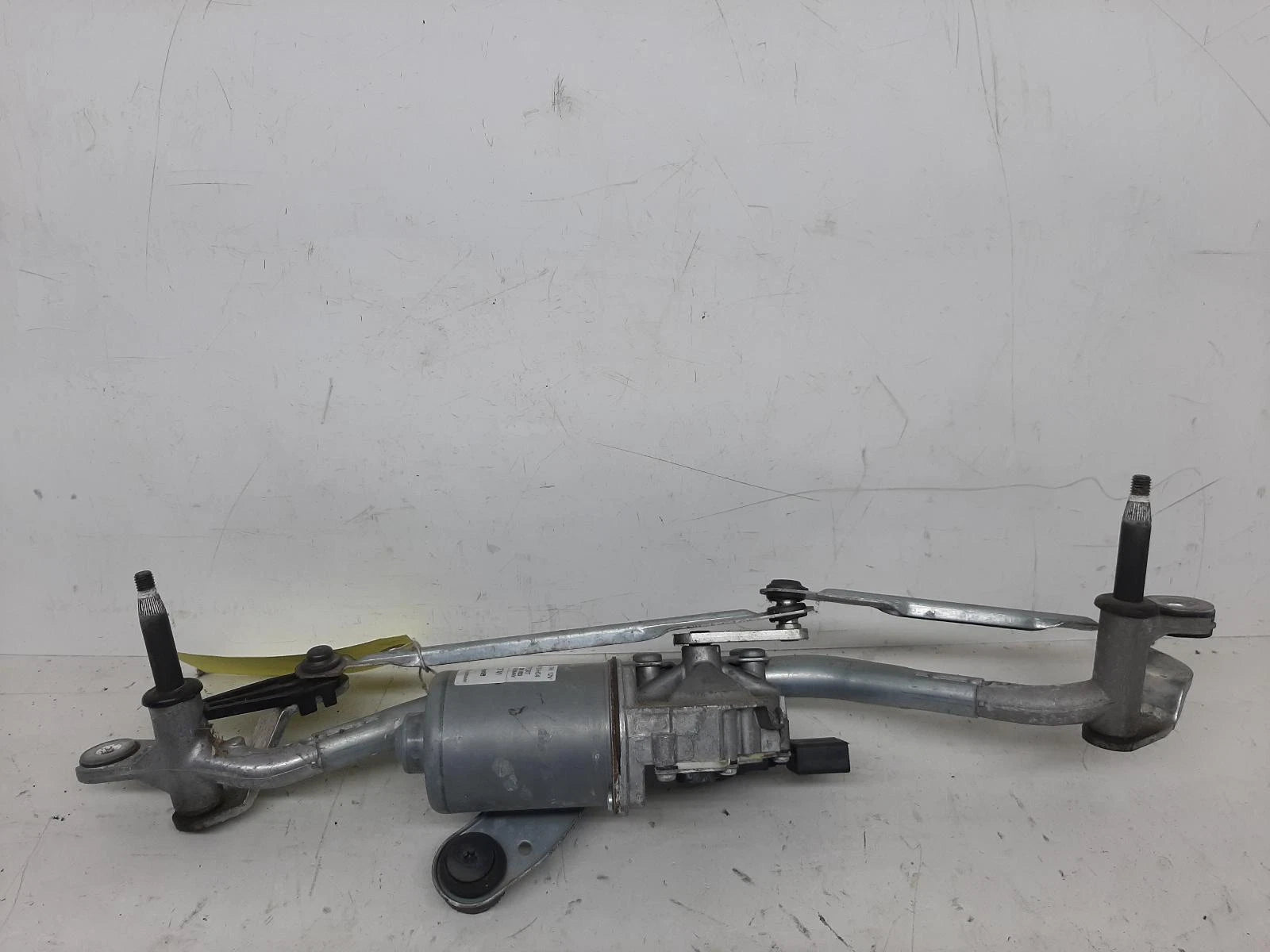 Audi A1 Valeo Front Wiper Motor With Linkage 8X2955119 