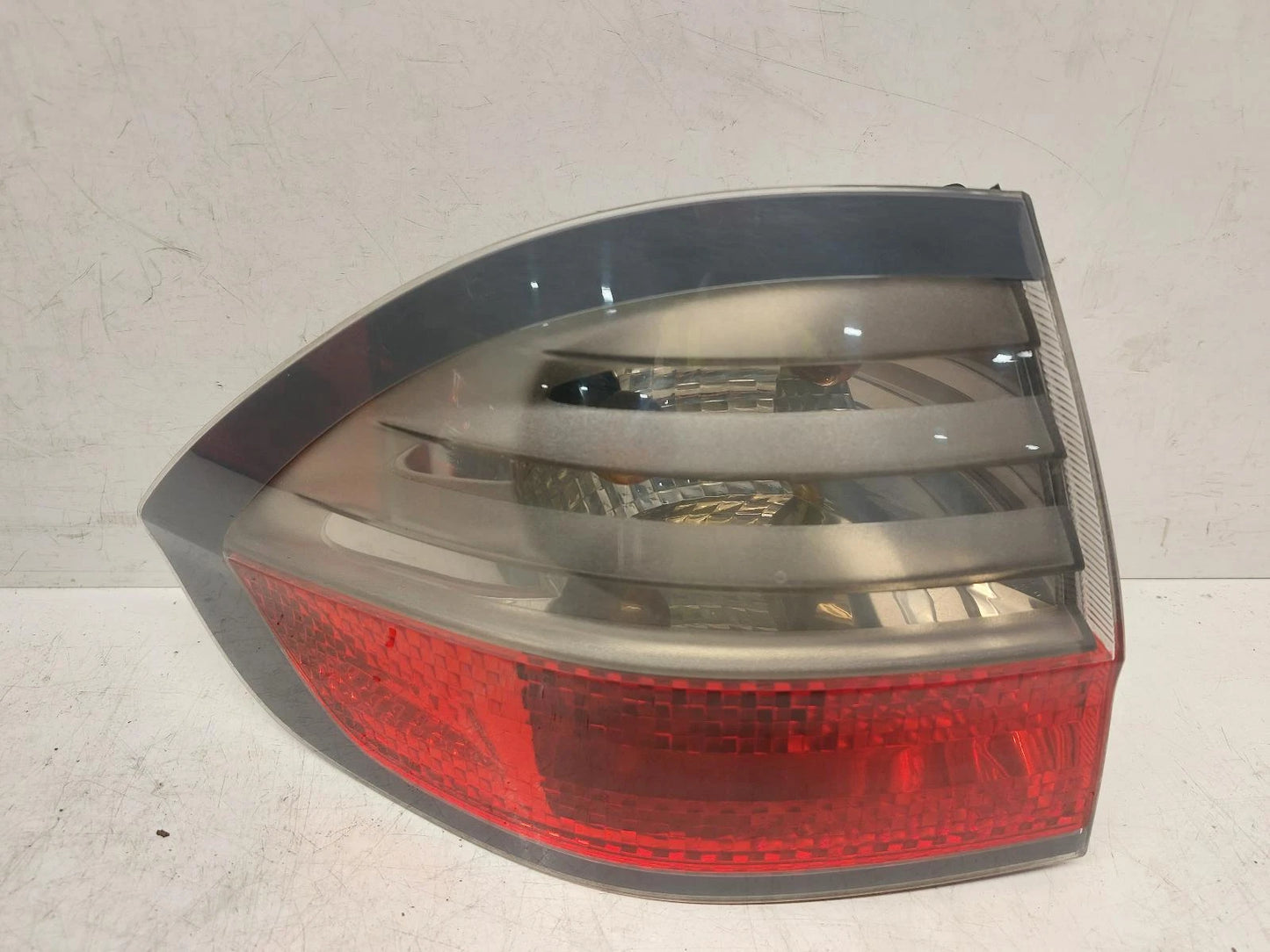 Ford S Max Mk1 N/S Passengers Left Rear Outer Taillight BULB TYPE 