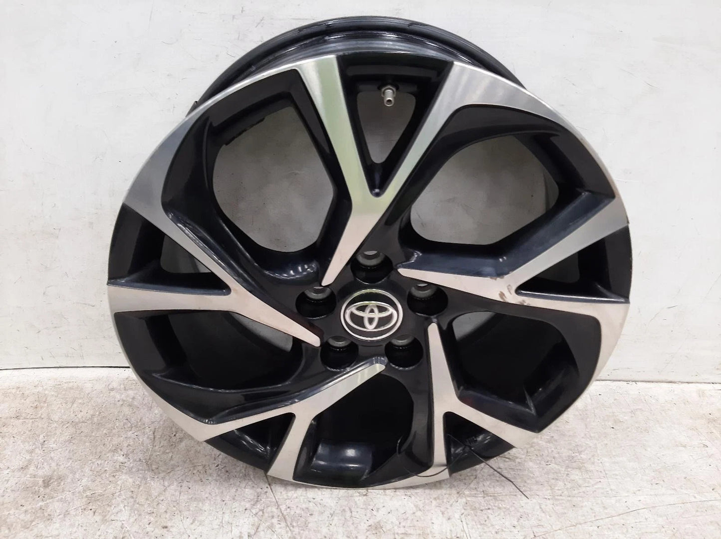 Toyota C-Hr Mk1 (X10/X11) 18 Inch Alloy Wheel 18x7J 42611F4040 