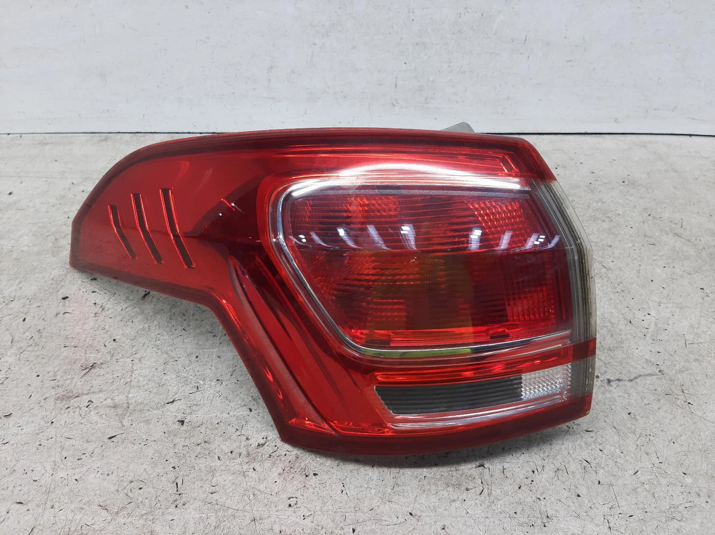 Ford B Max Mk1 N/S Passengers Left Rear Outer Bulb Taillight Tail Light 
