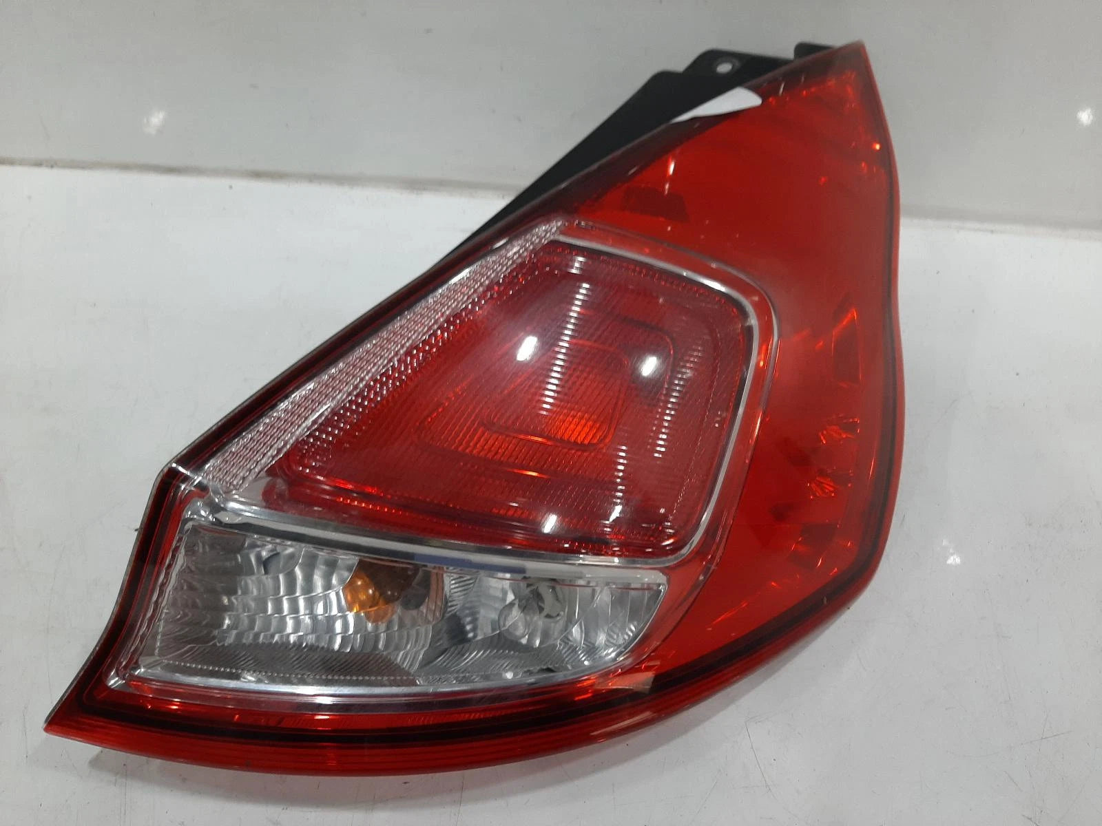 Ford Fiesta Mk7 FL O/S Right Rear Bulb Type Taillight Tail Light 1090041 