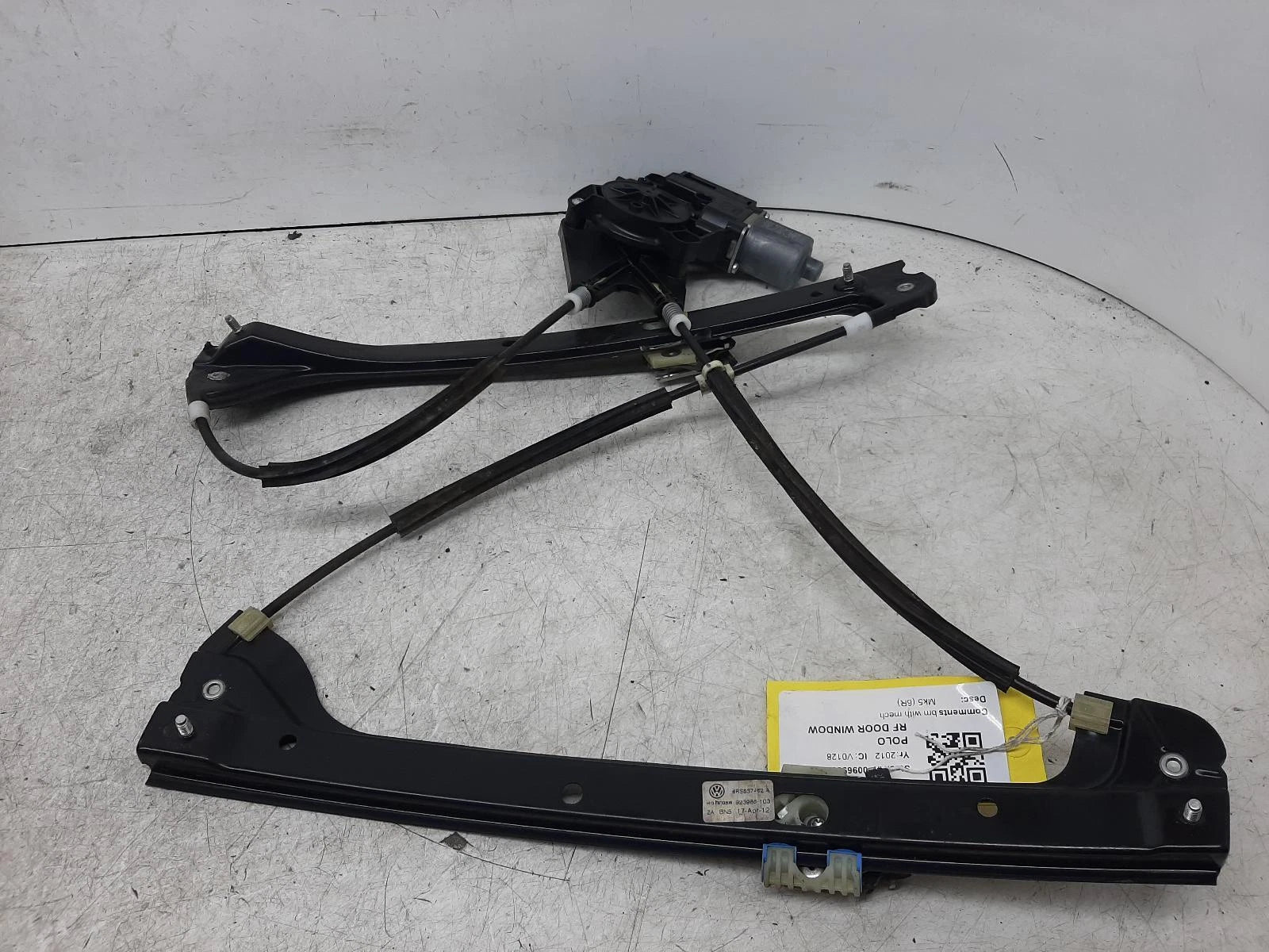 Volkswagen Polo Window Regulator Front Drivers Side 