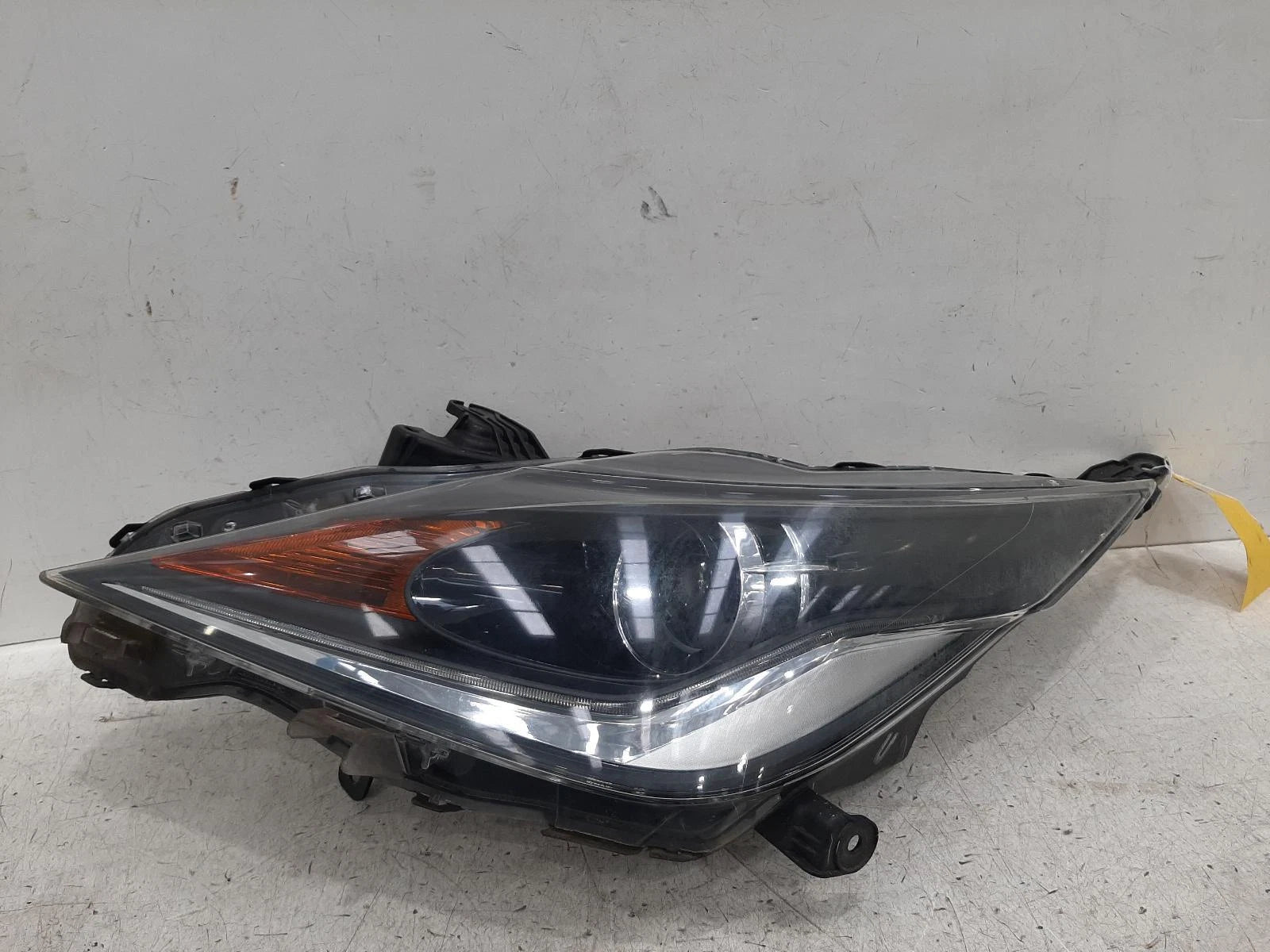 Toyota Aygo Mk2 RHD Facelift N/S Passengers Left Front Headlight Headlamp 