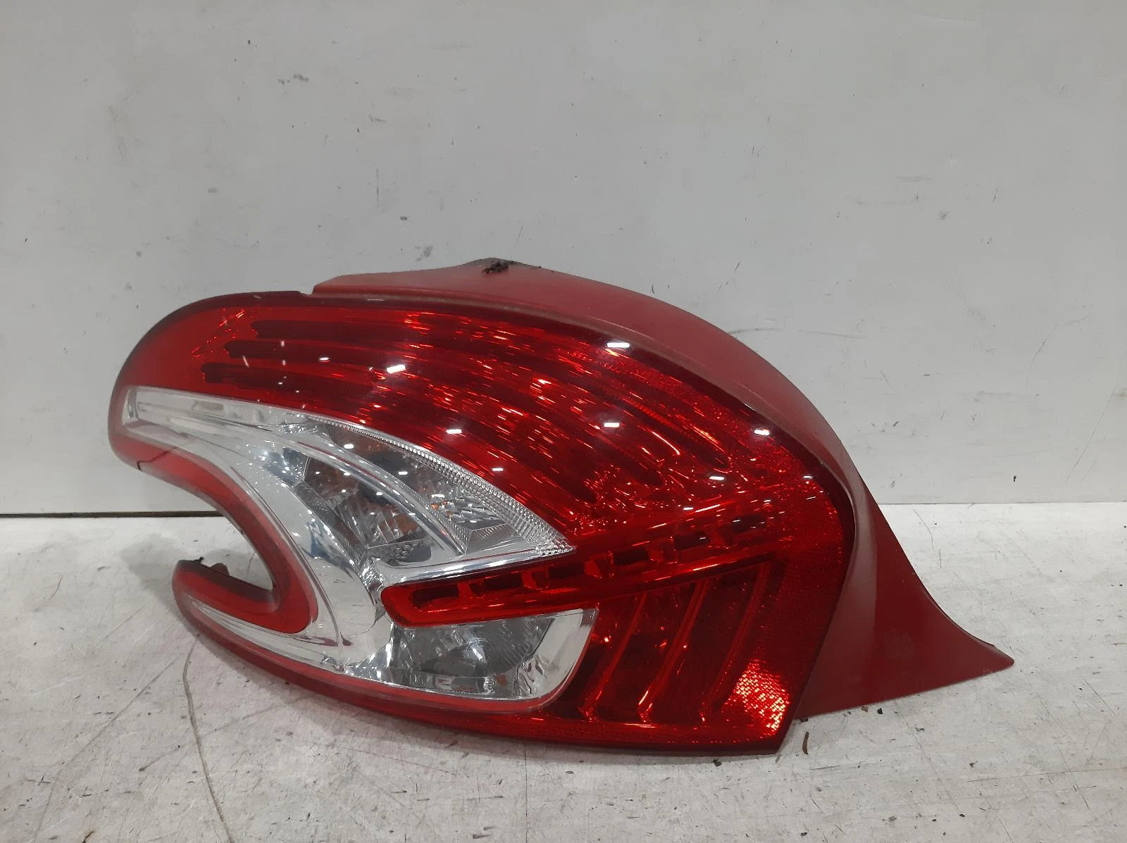 Peugeot 208 Mk1 N/S Passengers Left Rear Taillight Tail Light 