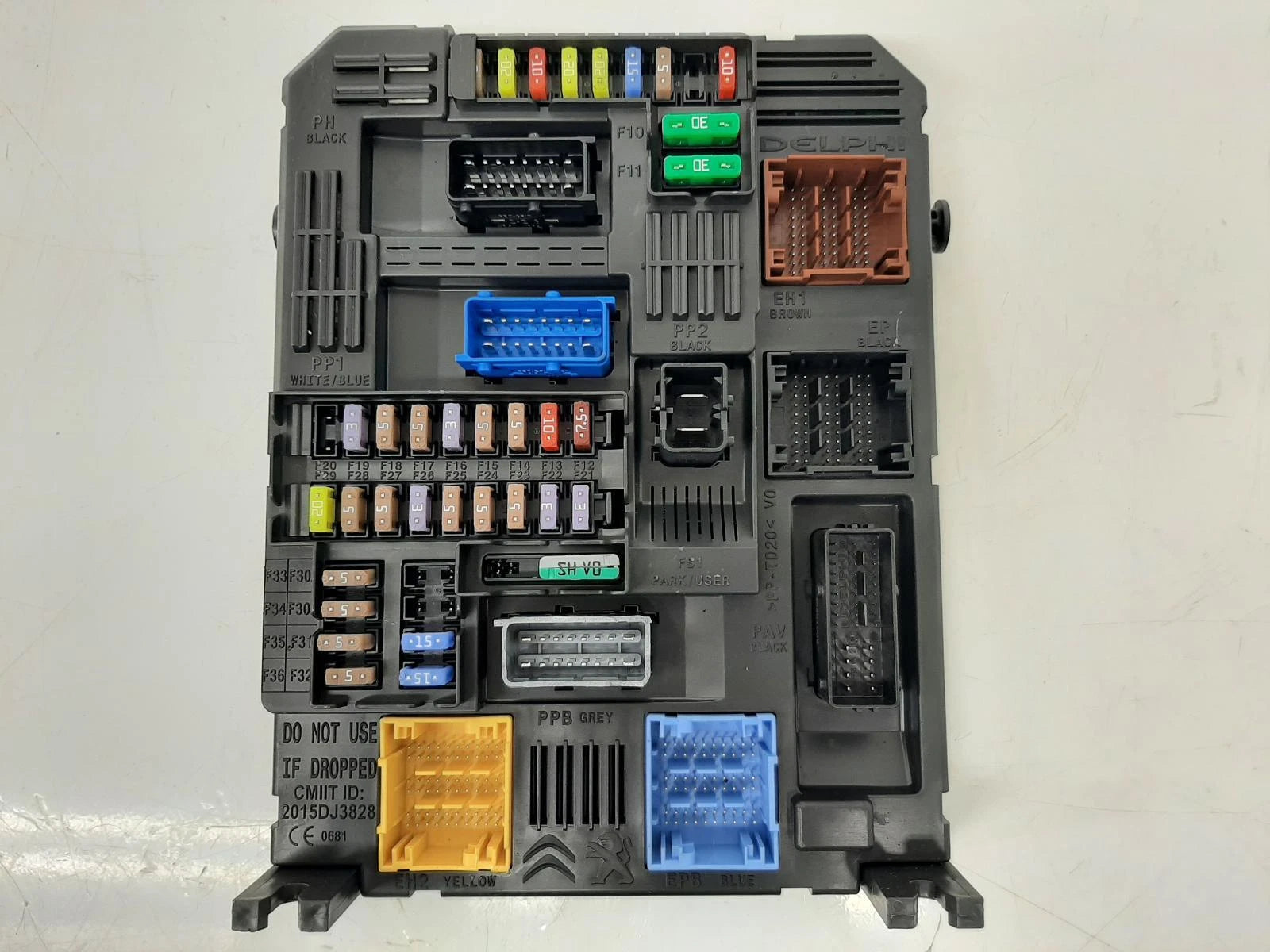 Peugeot 208 0.0L Electric Fuse Box 9832881080 