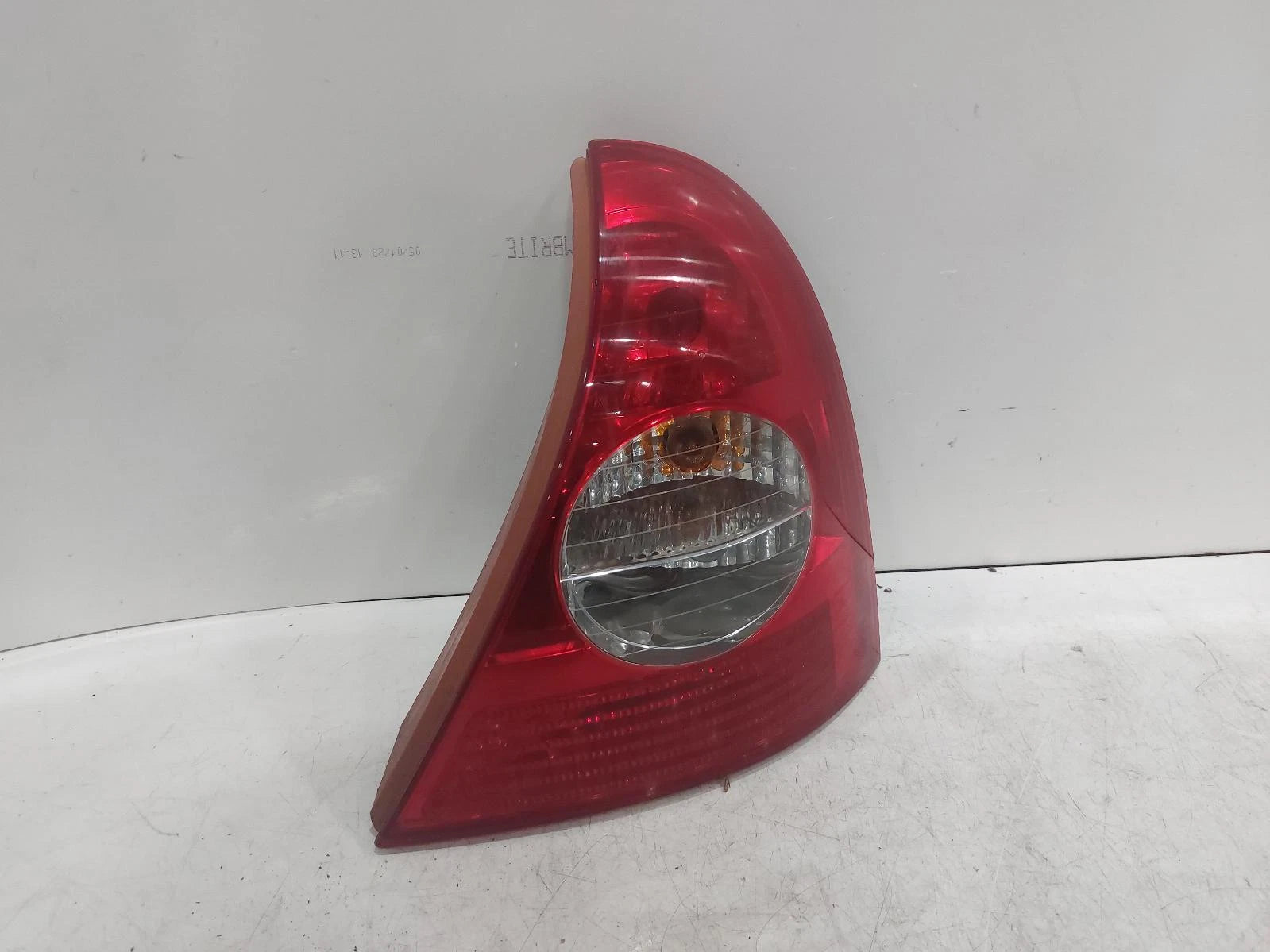 Renault Clio Drivers Right Rear Taillight Tail Light 
