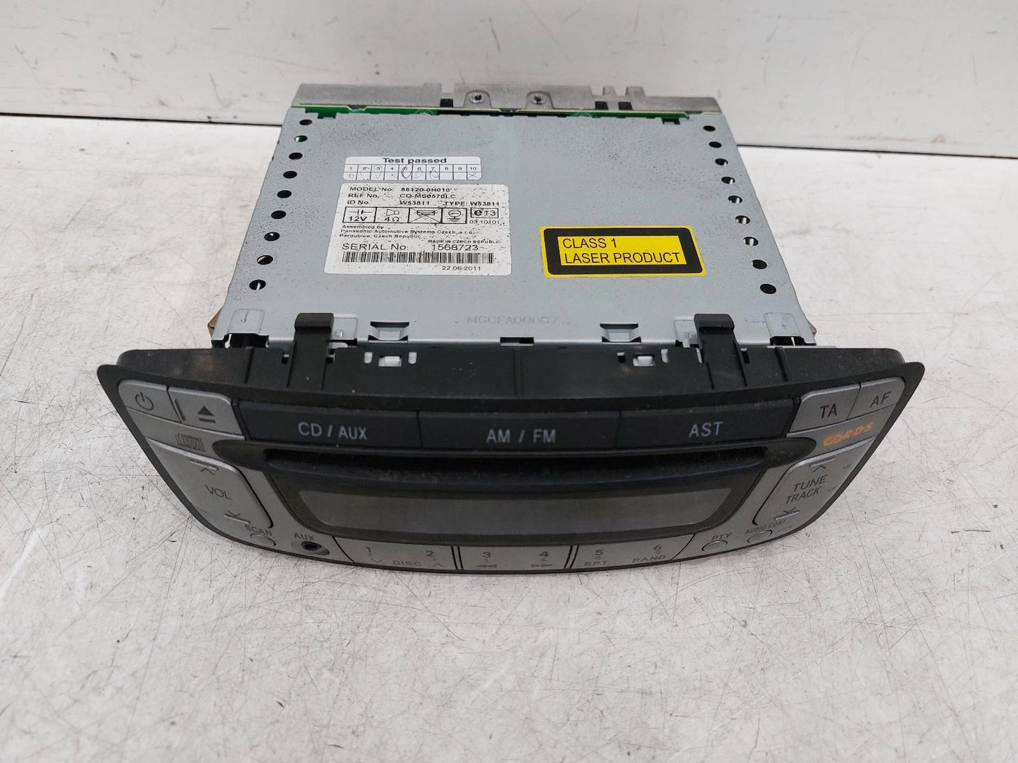 Toyota Aygo Mk1 OEM Radio/CD/Stereo Head Unit No Code Available 