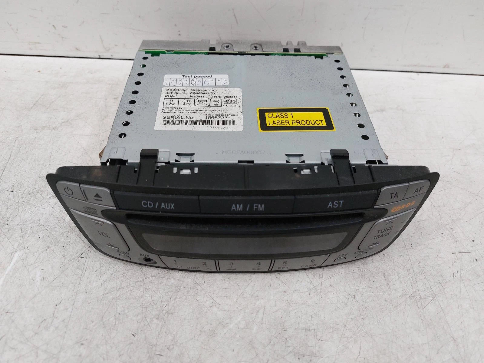 Toyota Aygo Mk1 OEM Radio/CD/Stereo Head Unit No Code Available 