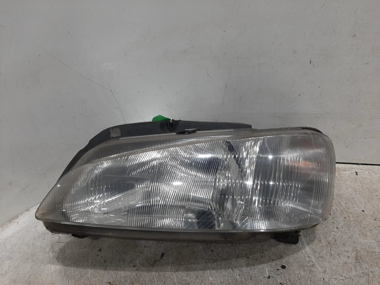Peugeot 106 Mk1 N/S Passengers Left Front Halogen Headlight Headlamp 