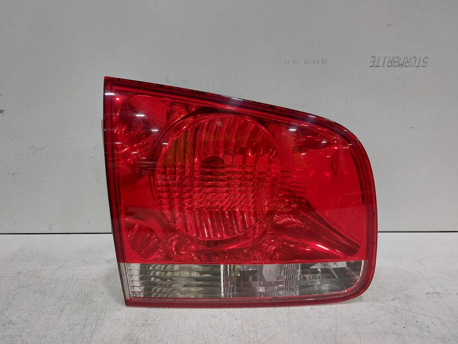 Volkswagen Touareg 7L Passengers Left Rear Inner Taillight Tail Light 