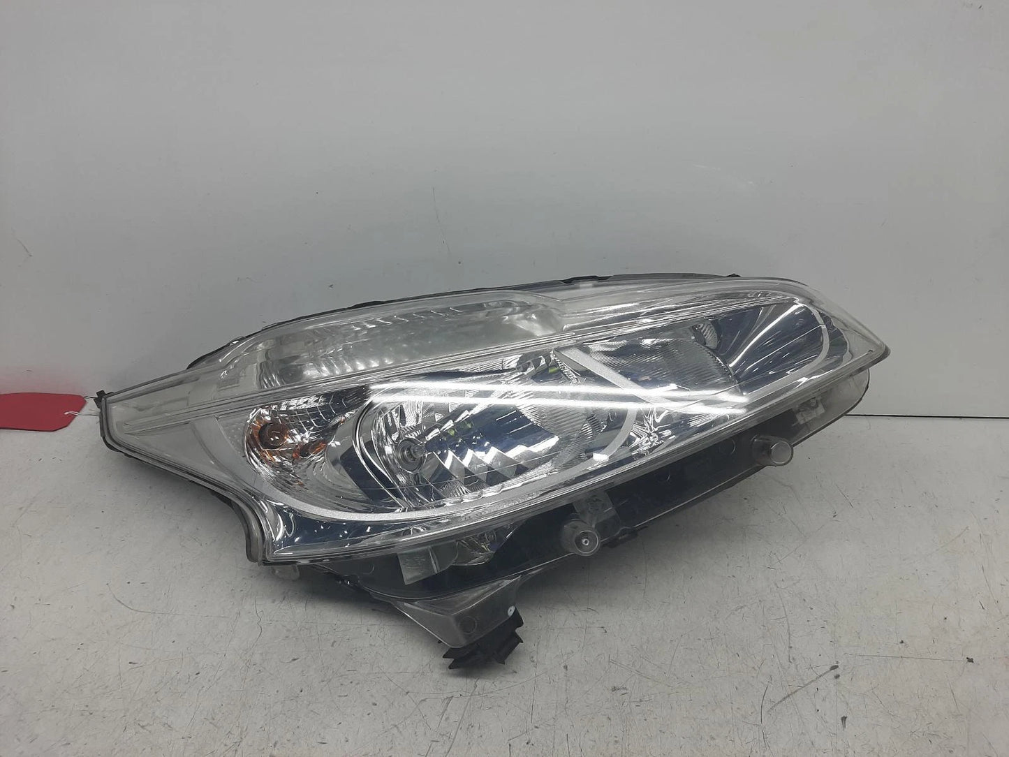 Peugeot 208 Mk1 O/S Drivers Right Front Halogen Headlight Headlamp 