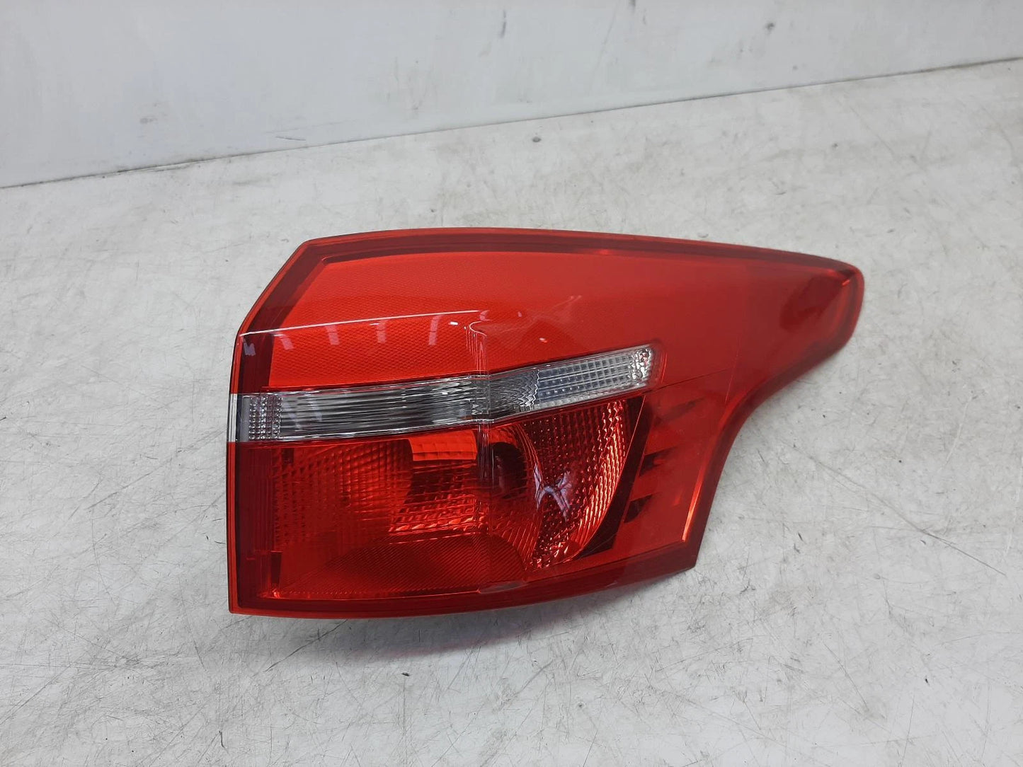 Ford Focus Mk3 Facelift O/S Drivers Right Rear Outer Taillight Tail Light 