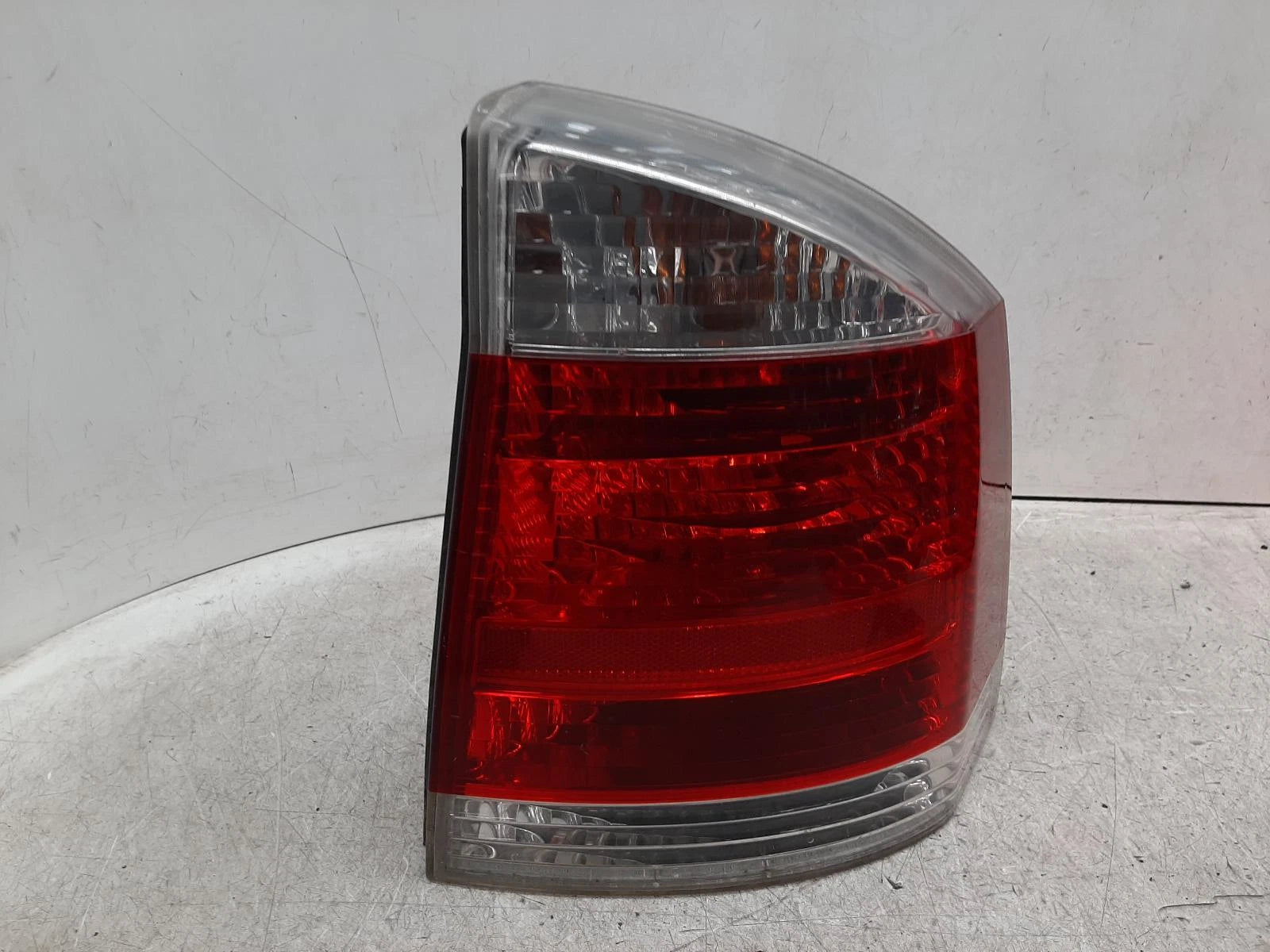 Opel Vectra Mk2 (FL) O/S Drivers Right Rear Taillight Tail Light 