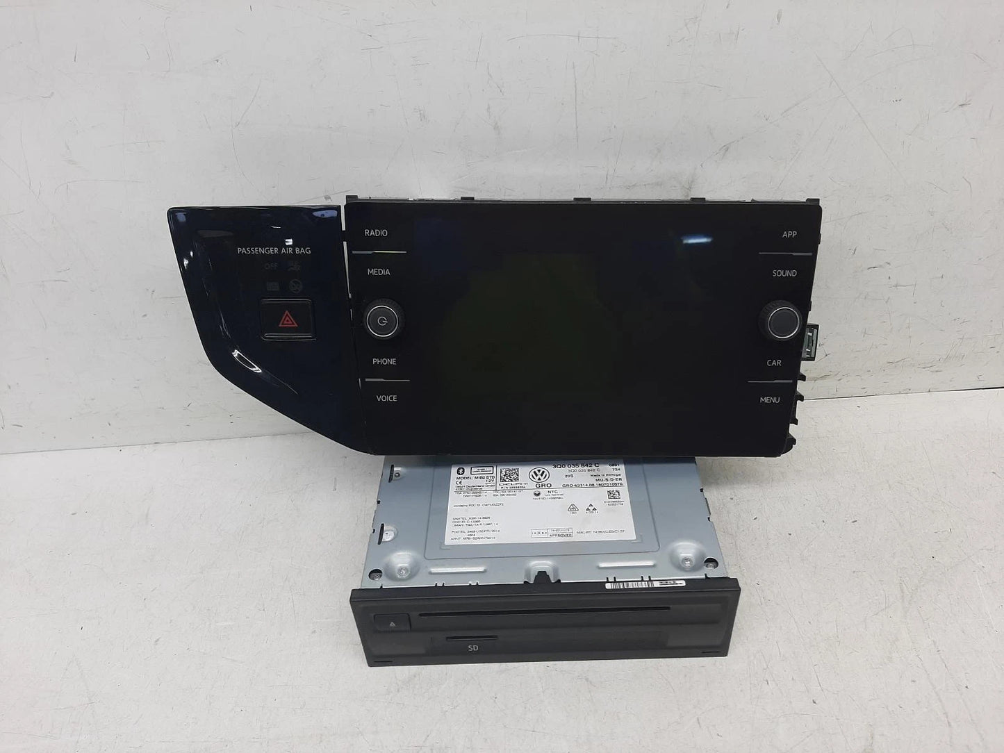 Volkswagen Polo Mk6 OEM Radio/CD/Stereo Head Unit no code available 