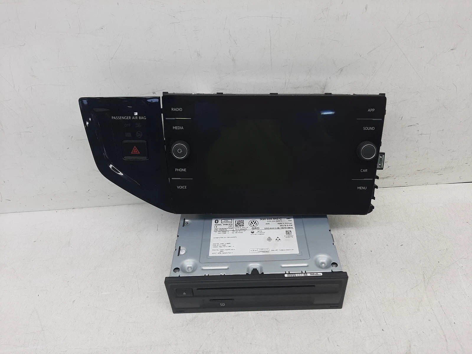 Volkswagen Polo Mk6 OEM Radio/CD/Stereo Head Unit no code available 