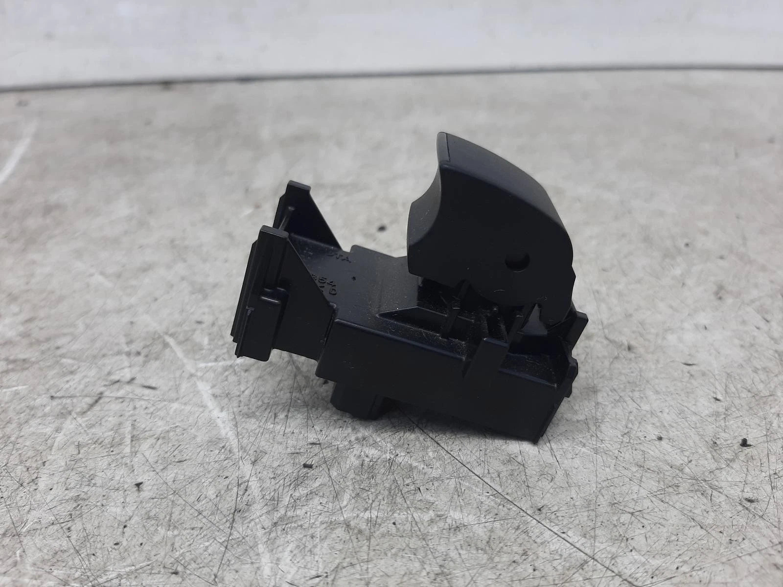 Toyota Yaris Mk4 (XP210) Rear Left Window Switch 